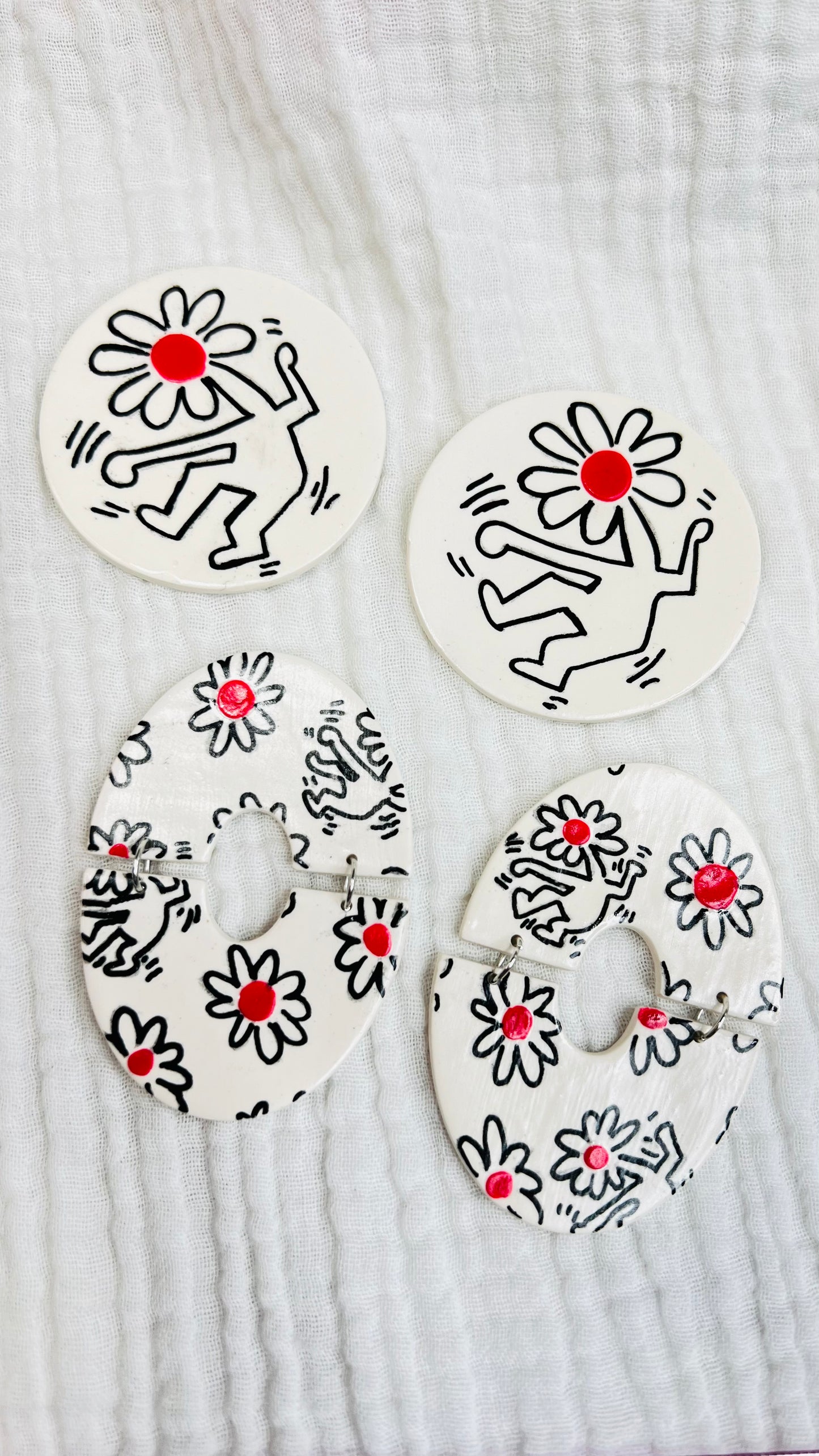 Haring dancing daisy